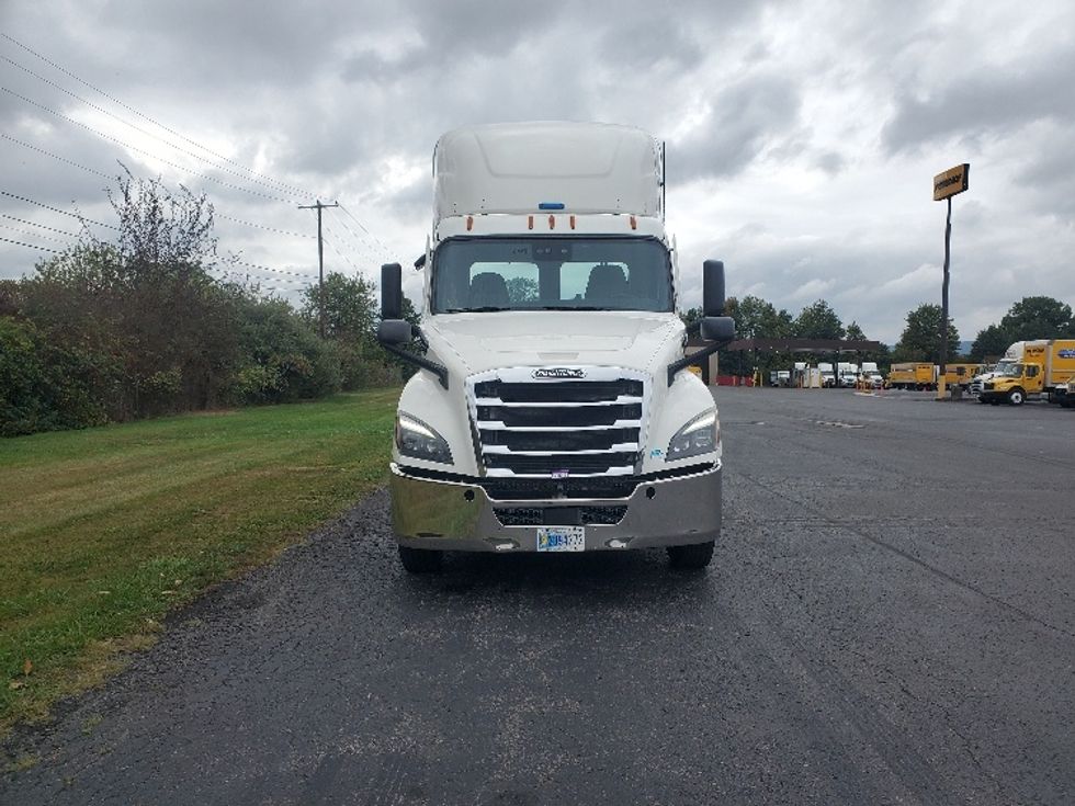 Day Cab Tractor-Heavy Duty Tractors-Freightliner-2020-T12642ST-Burlington-NJ-565,639\n\t\tmiles-$ 27,000 - Image 2