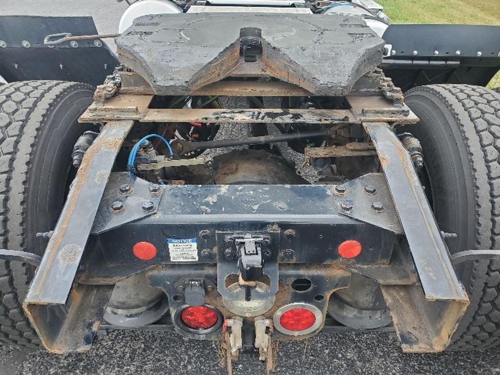 Day Cab Tractor-Heavy Duty Tractors-Freightliner-2020-T12642ST-Burlington-NJ-565,639\n\t\tmiles-$ 27,000 - Image 6