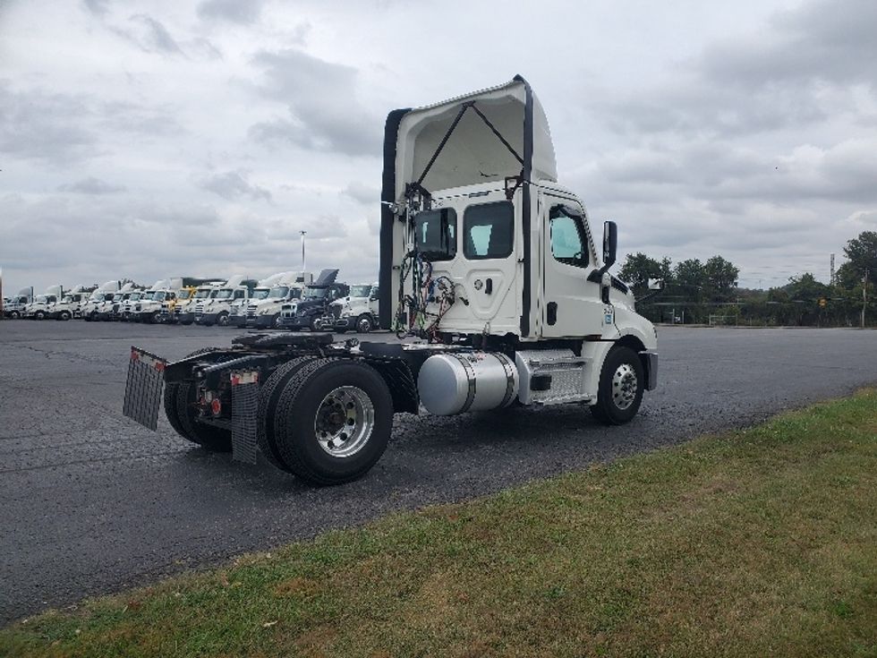 Day Cab Tractor-Heavy Duty Tractors-Freightliner-2020-T12642ST-Burlington-NJ-565,639\n\t\tmiles-$ 27,000 - Image 7