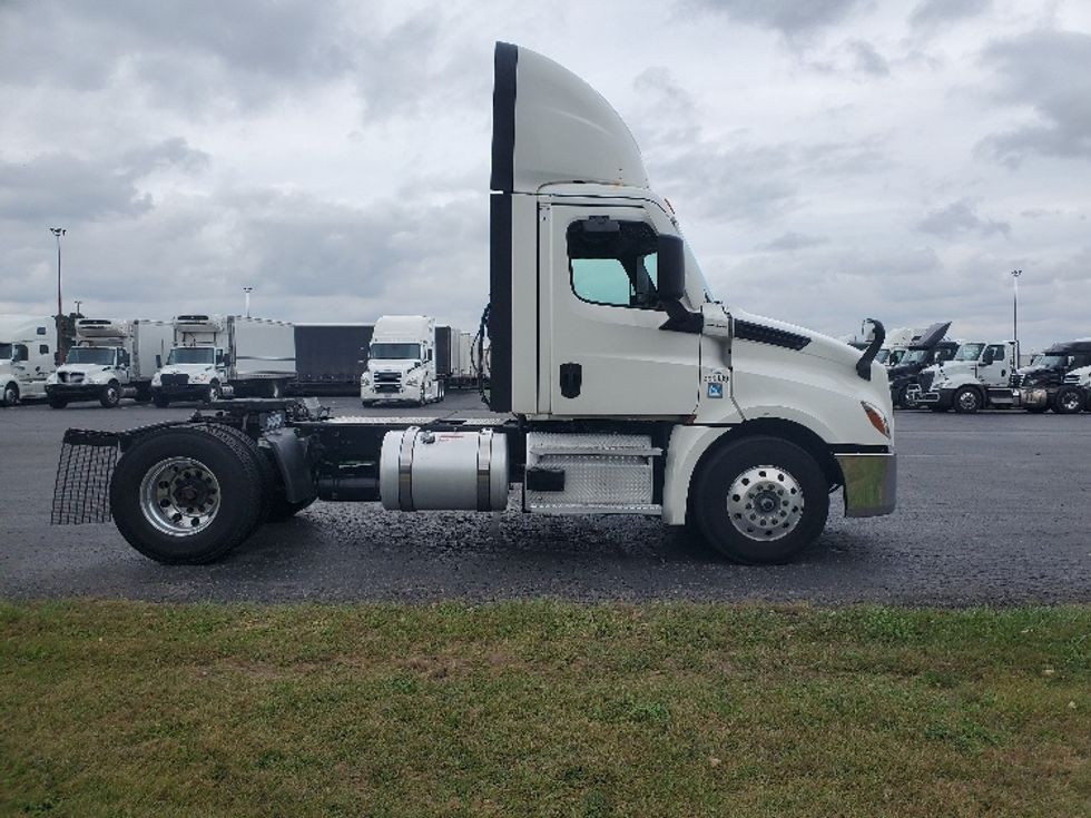 Day Cab Tractor-Heavy Duty Tractors-Freightliner-2020-T12642ST-Burlington-NJ-565,639\n\t\tmiles-$ 27,000 - Image 8