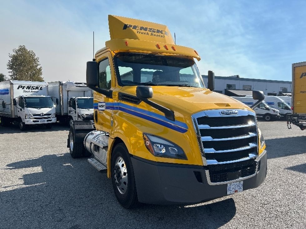 Day Cab Tractor-Heavy Duty Tractors-Freightliner-2020-T12642ST-Burnaby-BC-164,652\n\t\tkm-$ 54,500 - Image 1