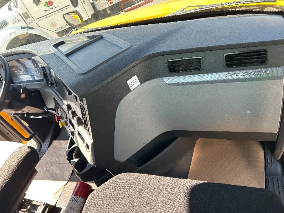 Day Cab Tractor-Heavy Duty Tractors-Freightliner-2020-T12642ST-Burnaby-BC-164,652\n\t\tkm-$ 54,500 - Image 13