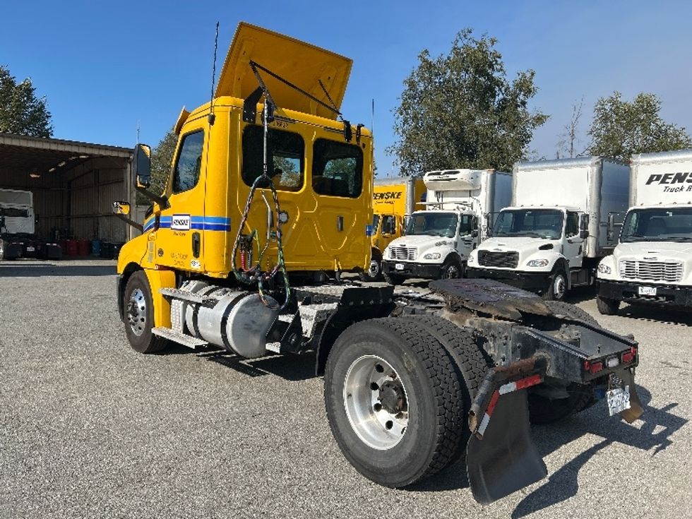 Day Cab Tractor-Heavy Duty Tractors-Freightliner-2020-T12642ST-Burnaby-BC-164,652\n\t\tkm-$ 54,500 - Image 5