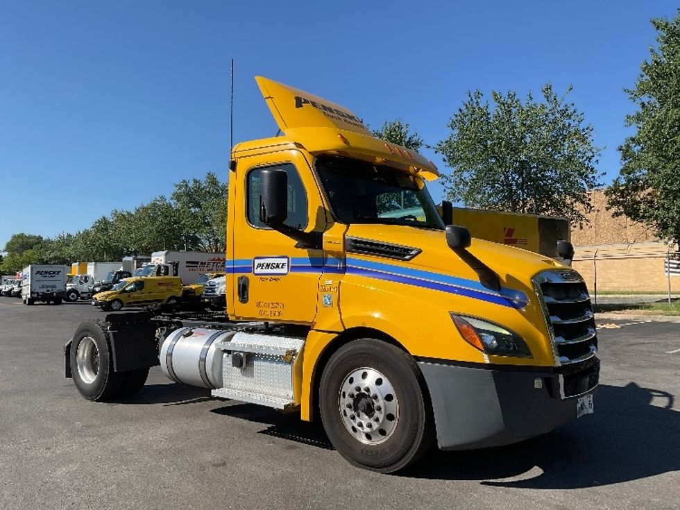 Day Cab Tractor-Heavy Duty Tractors-Freightliner-2020-T12642ST-Capitol Heights-MD-228,313\n\t\tmiles-$ 44,000 - Image 1