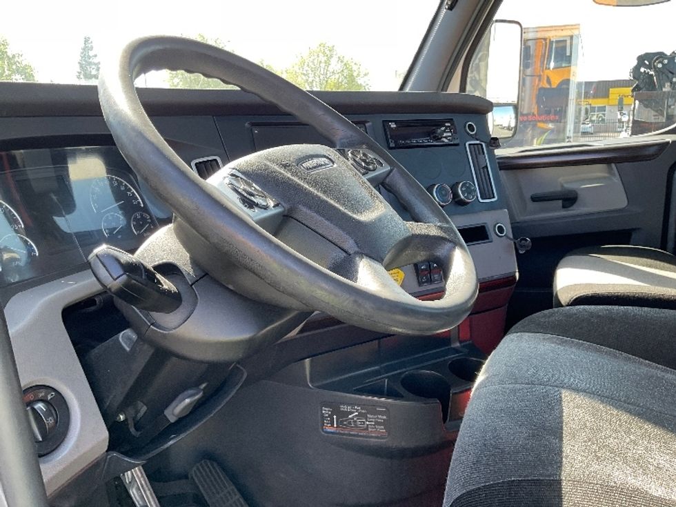 Day Cab Tractor-Heavy Duty Tractors-Freightliner-2020-T12642ST-Ceres-CA-494,245\n\t\tmiles-$ 36,500 - Image 10