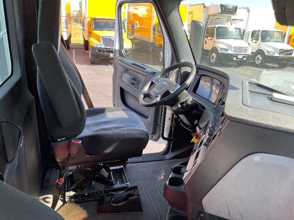 Day Cab Tractor-Heavy Duty Tractors-Freightliner-2020-T12642ST-Ceres-CA-494,245\n\t\tmiles-$ 36,500 - Image 13