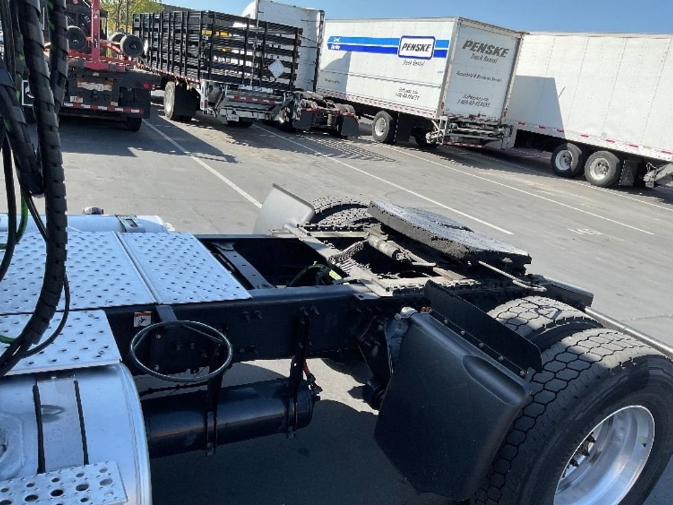 Day Cab Tractor-Heavy Duty Tractors-Freightliner-2020-T12642ST-Ceres-CA-494,245\n\t\tmiles-$ 36,500 - Image 16