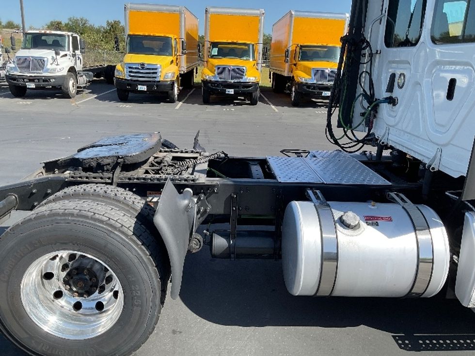Day Cab Tractor-Heavy Duty Tractors-Freightliner-2020-T12642ST-Ceres-CA-494,245\n\t\tmiles-$ 36,500 - Image 17