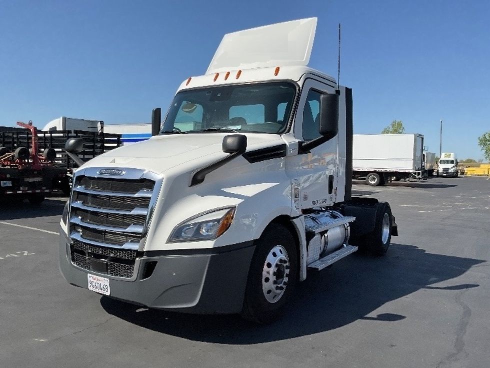 Day Cab Tractor-Heavy Duty Tractors-Freightliner-2020-T12642ST-Ceres-CA-494,245\n\t\tmiles-$ 36,500 - Image 3