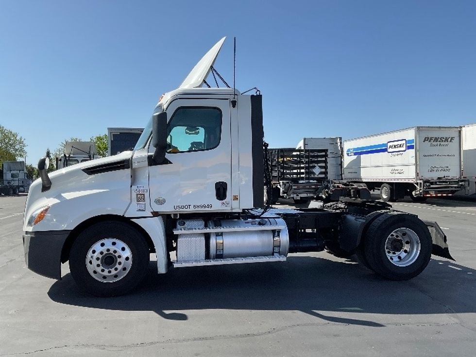 Day Cab Tractor-Heavy Duty Tractors-Freightliner-2020-T12642ST-Ceres-CA-494,245\n\t\tmiles-$ 36,500 - Image 4