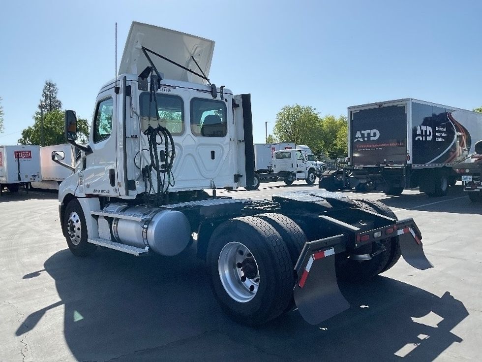 Day Cab Tractor-Heavy Duty Tractors-Freightliner-2020-T12642ST-Ceres-CA-494,245\n\t\tmiles-$ 36,500 - Image 5