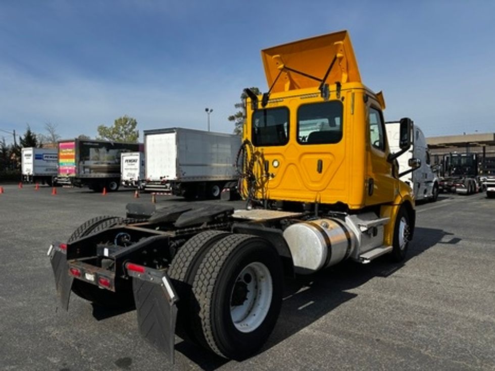 Day Cab Tractor-Heavy Duty Tractors-Freightliner-2020-T12642ST-Charlotte-NC-272,024\n\t\tmiles-$ 40,000 - Image 7