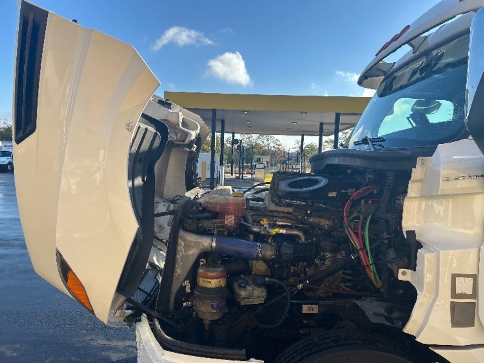 Day Cab Tractor-Heavy Duty Tractors-Freightliner-2020-T12642ST-Chicopee-MA-549,613\n\t\tmiles-$ 28,000 - Image 16