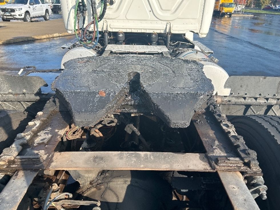 Day Cab Tractor-Heavy Duty Tractors-Freightliner-2020-T12642ST-Chicopee-MA-549,613\n\t\tmiles-$ 28,000 - Image 6