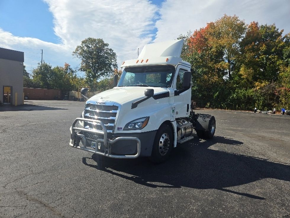 Day Cab Tractor-Heavy Duty Tractors-Freightliner-2020-T12642ST-Clearfield-PA-496,301\n\t\tmiles-$ 30,250 - Image 3