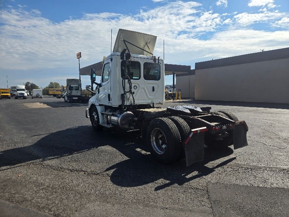 Day Cab Tractor-Heavy Duty Tractors-Freightliner-2020-T12642ST-Clearfield-PA-496,301\n\t\tmiles-$ 30,250 - Image 5