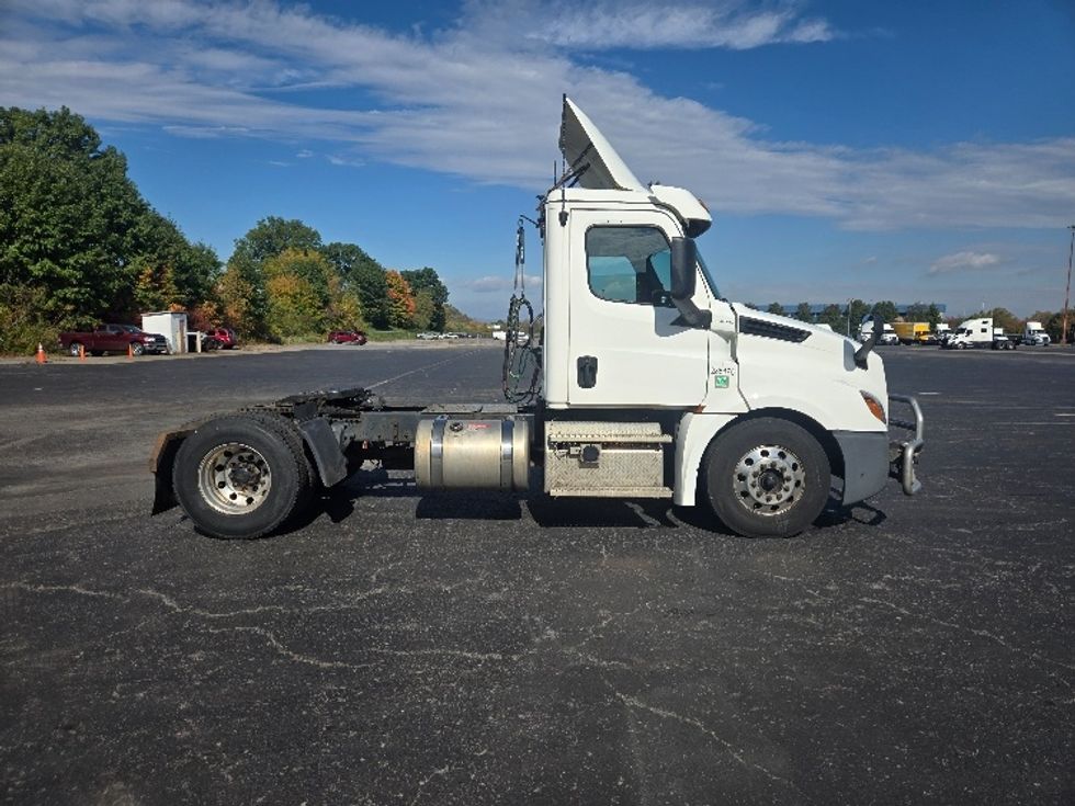 Day Cab Tractor-Heavy Duty Tractors-Freightliner-2020-T12642ST-Clearfield-PA-496,301\n\t\tmiles-$ 30,250 - Image 8