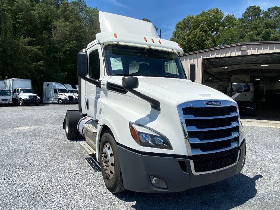 Day Cab Tractor-Heavy Duty Tractors-Freightliner-2020-T12642ST-Cleveland-TN-176,005\n\t\tmiles-$ 55,000 - Image 1