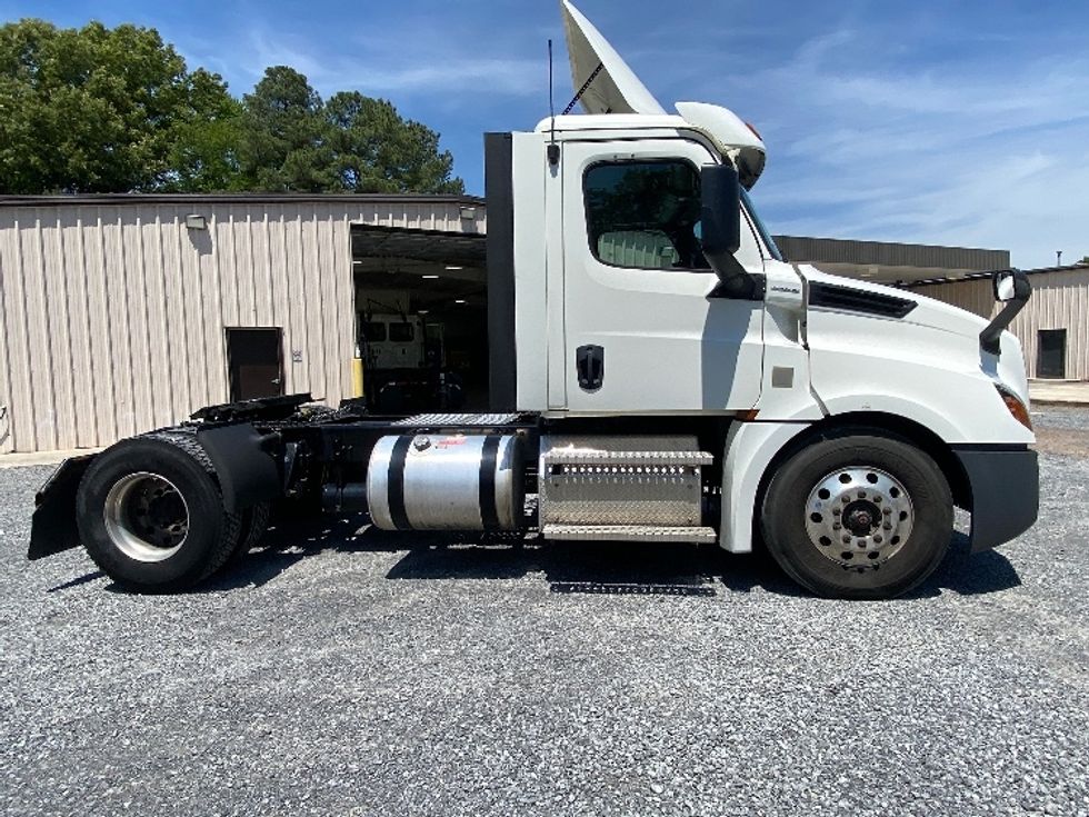 Day Cab Tractor-Heavy Duty Tractors-Freightliner-2020-T12642ST-Cleveland-TN-176,005\n\t\tmiles-$ 55,000 - Image 8