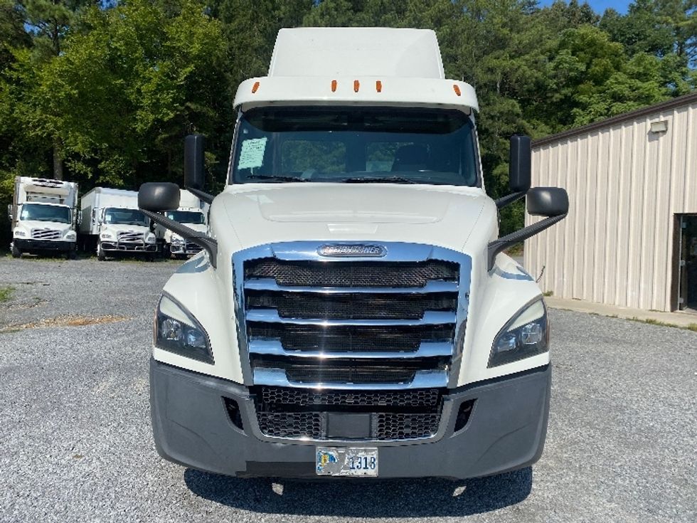 Day Cab Tractor-Heavy Duty Tractors-Freightliner-2020-T12642ST-Cleveland-TN-432,621\n\t\tmiles-$ 37,250 - Image 2