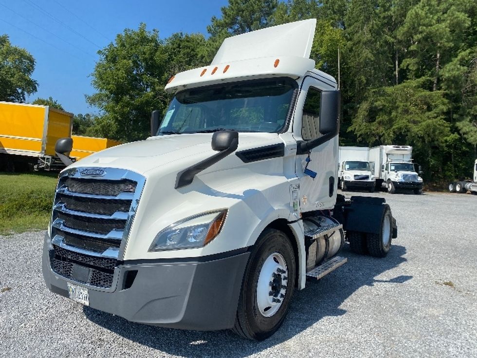 Day Cab Tractor-Heavy Duty Tractors-Freightliner-2020-T12642ST-Cleveland-TN-432,621\n\t\tmiles-$ 37,250 - Image 3