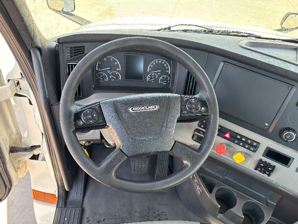 Day Cab Tractor-Heavy Duty Tractors-Freightliner-2020-T12642ST-Dallas-TX-167,402\n\t\tmiles-$ 55,000 - Image 11