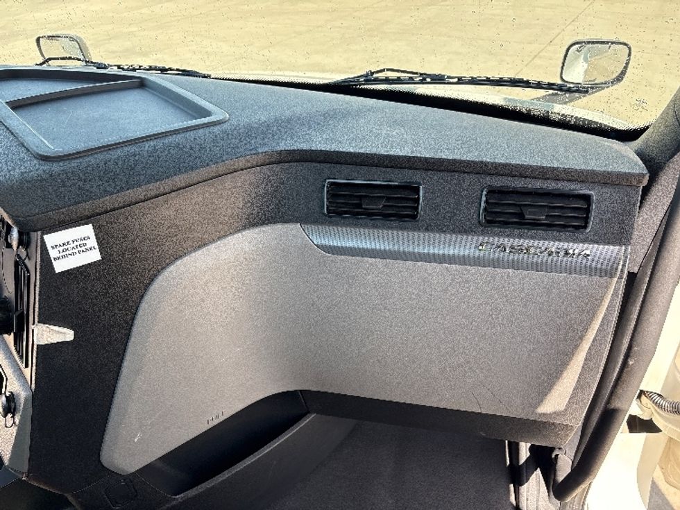 Day Cab Tractor-Heavy Duty Tractors-Freightliner-2020-T12642ST-Dallas-TX-167,402\n\t\tmiles-$ 55,000 - Image 13