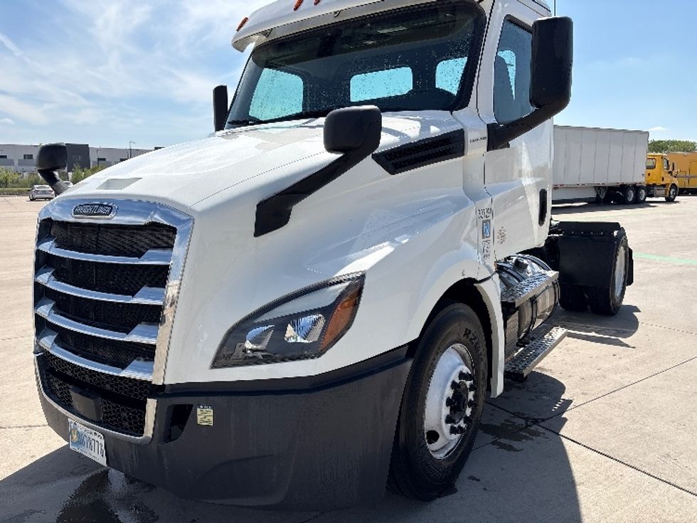 Day Cab Tractor-Heavy Duty Tractors-Freightliner-2020-T12642ST-Dallas-TX-167,402\n\t\tmiles-$ 55,000 - Image 3
