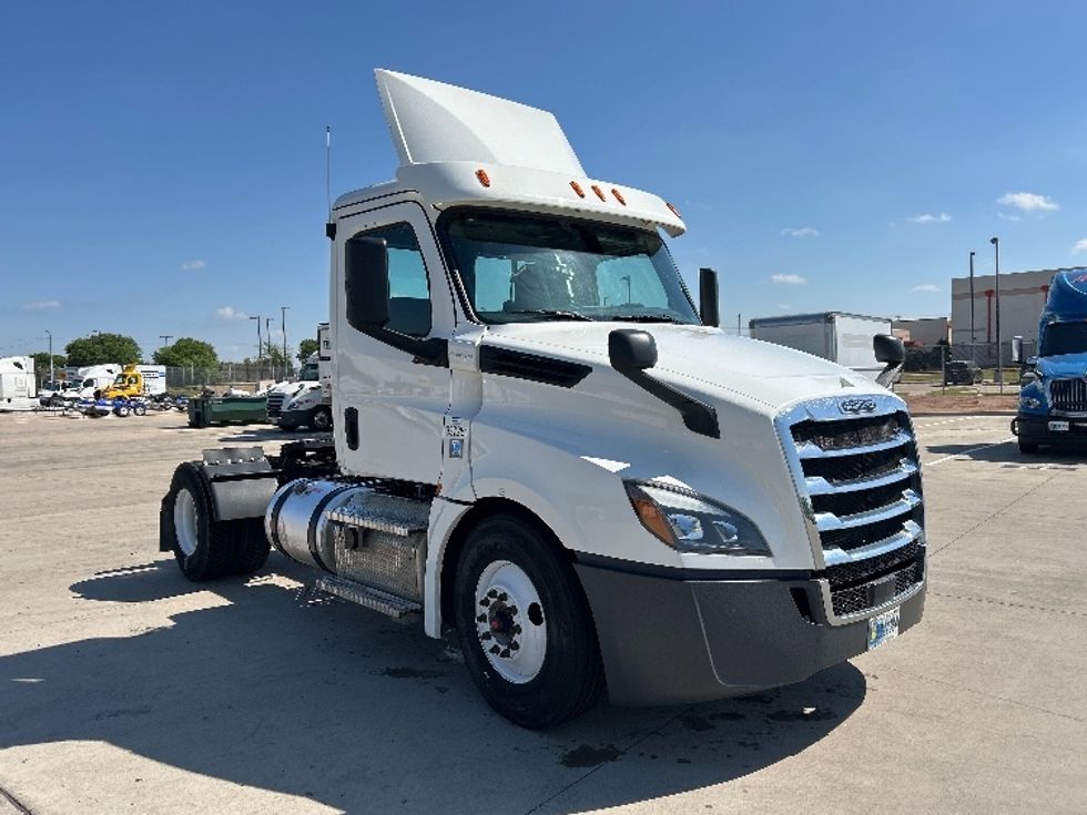 Day Cab Tractor-Heavy Duty Tractors-Freightliner-2020-T12642ST-Dallas-TX-188,744\n\t\tmiles-$ 53,750 - Image 1