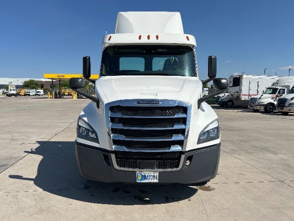 Day Cab Tractor-Heavy Duty Tractors-Freightliner-2020-T12642ST-Dallas-TX-188,744\n\t\tmiles-$ 53,750 - Image 2