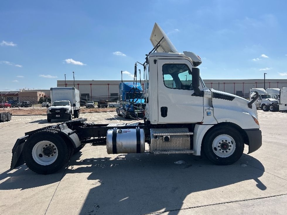 Day Cab Tractor-Heavy Duty Tractors-Freightliner-2020-T12642ST-Dallas-TX-188,744\n\t\tmiles-$ 53,750 - Image 8