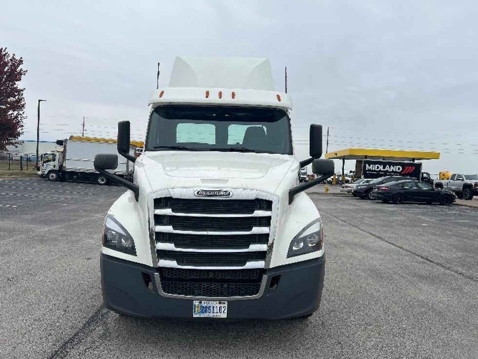 Day Cab Tractor-Heavy Duty Tractors-Freightliner-2020-T12642ST-Davenport-IA-104,536\n\t\tmiles-$ 50,500 - Image 2