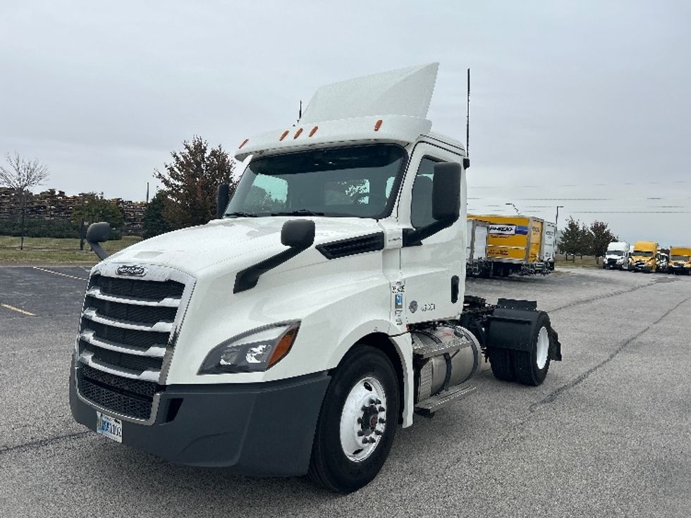 Day Cab Tractor-Heavy Duty Tractors-Freightliner-2020-T12642ST-Davenport-IA-104,536\n\t\tmiles-$ 50,500 - Image 3