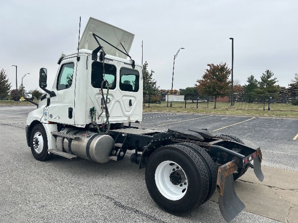 Day Cab Tractor-Heavy Duty Tractors-Freightliner-2020-T12642ST-Davenport-IA-104,536\n\t\tmiles-$ 50,500 - Image 5