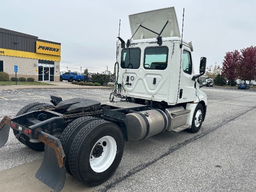 Day Cab Tractor-Heavy Duty Tractors-Freightliner-2020-T12642ST-Davenport-IA-104,536\n\t\tmiles-$ 50,500 - Image 7