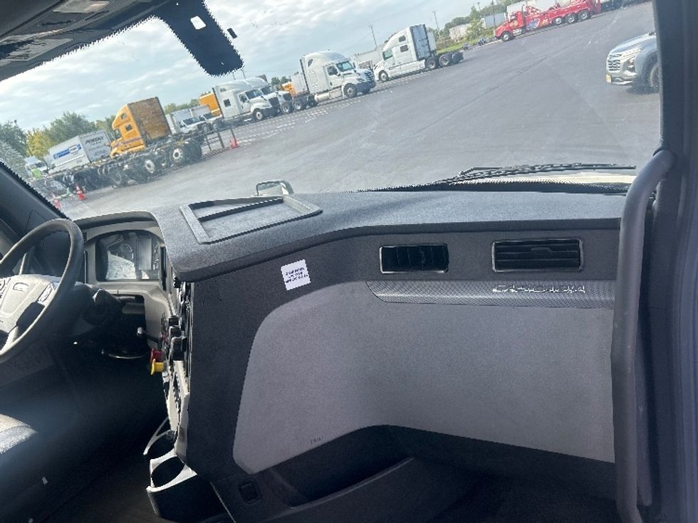 Day Cab Tractor-Heavy Duty Tractors-Freightliner-2020-T12642ST-Dayton-NJ-268,511\n\t\tmiles-$ 46,000 - Image 13