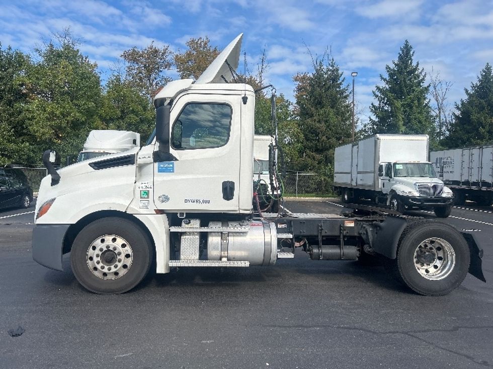 Day Cab Tractor-Heavy Duty Tractors-Freightliner-2020-T12642ST-Dayton-NJ-268,511\n\t\tmiles-$ 46,000 - Image 4