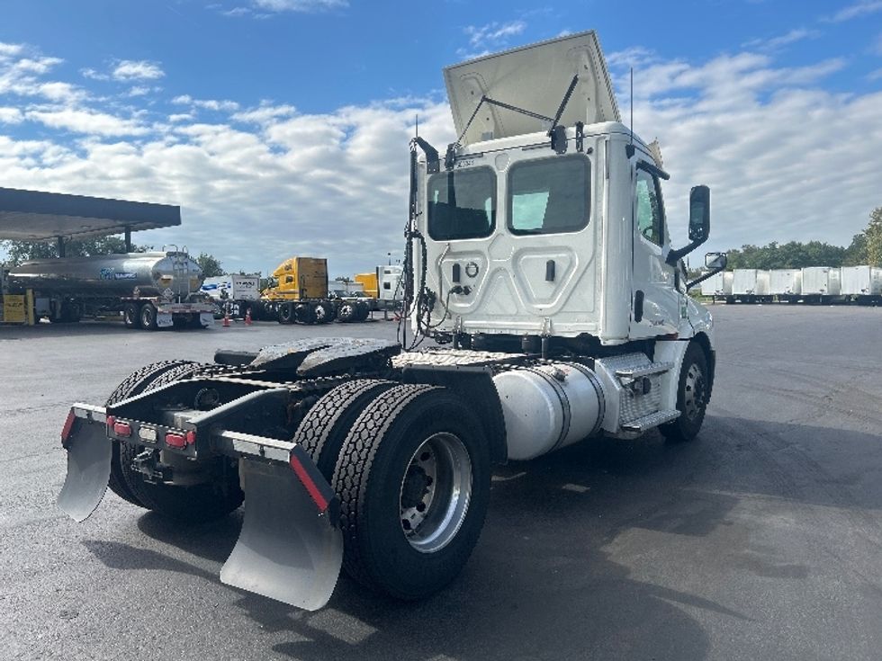 Day Cab Tractor-Heavy Duty Tractors-Freightliner-2020-T12642ST-Dayton-NJ-268,511\n\t\tmiles-$ 46,000 - Image 7