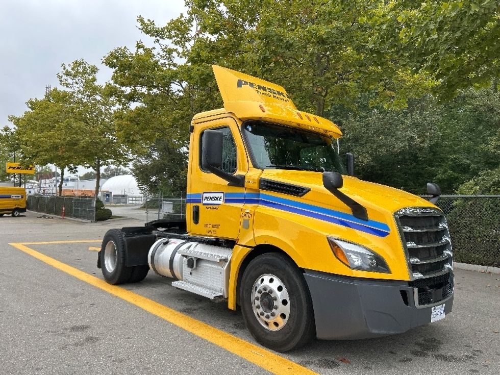 Day Cab Tractor-Heavy Duty Tractors-Freightliner-2020-T12642ST-Delta-BC-160,789\n\t\tkm-$ 54,750 - Image 1