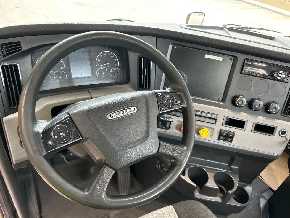 Day Cab Tractor-Heavy Duty Tractors-Freightliner-2020-T12642ST-Delta-BC-160,789\n\t\tkm-$ 54,750 - Image 11