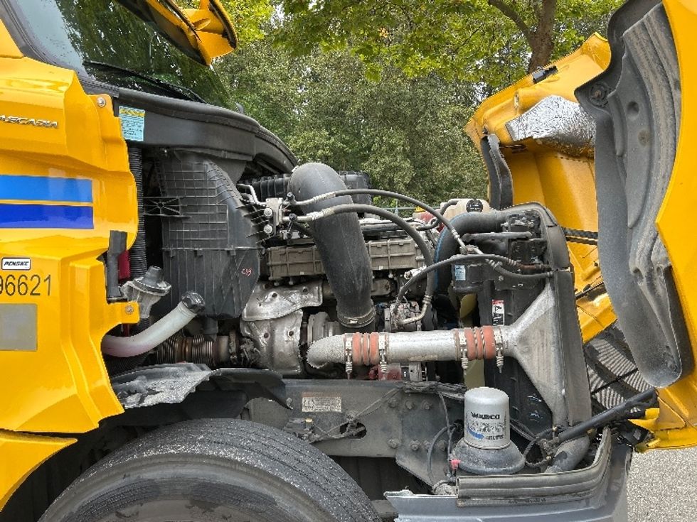 Day Cab Tractor-Heavy Duty Tractors-Freightliner-2020-T12642ST-Delta-BC-160,789\n\t\tkm-$ 54,750 - Image 15