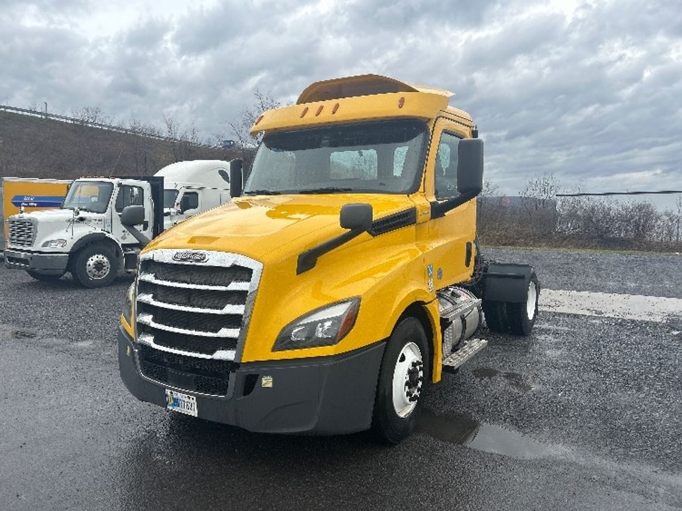 Day Cab Tractor-Heavy Duty Tractors-Freightliner-2020-T12642ST-Duncansville-PA-337,427\n\t\tmiles-$ 38,500 - Image 3