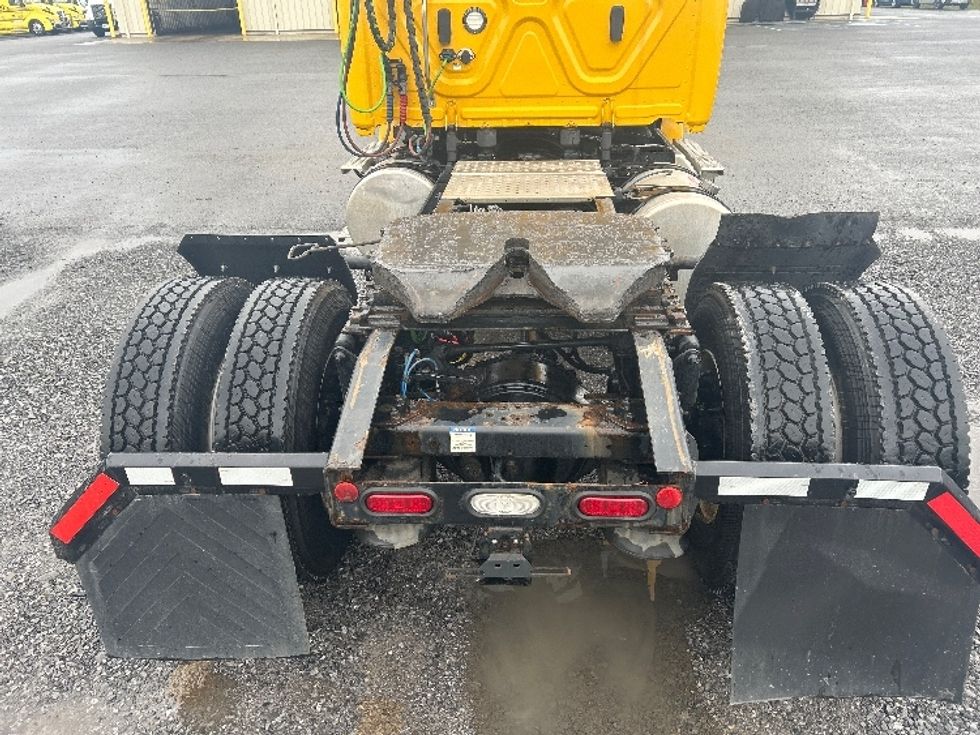Day Cab Tractor-Heavy Duty Tractors-Freightliner-2020-T12642ST-Duncansville-PA-337,427\n\t\tmiles-$ 38,500 - Image 6