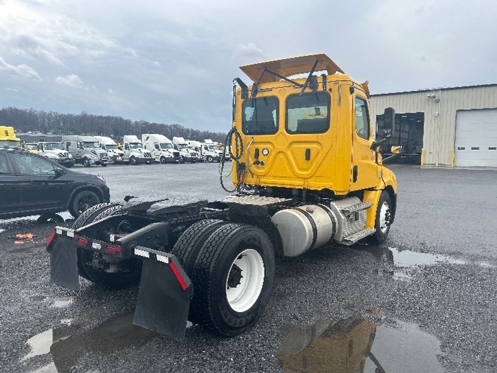 Day Cab Tractor-Heavy Duty Tractors-Freightliner-2020-T12642ST-Duncansville-PA-337,427\n\t\tmiles-$ 38,500 - Image 7