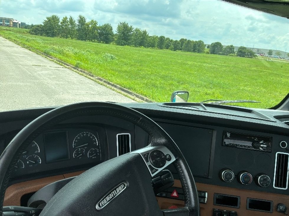 Day Cab Tractor-Heavy Duty Tractors-Freightliner-2020-T12642ST-Evansville-IN-438,479\n\t\tmiles-$ 36,750 - Image 11