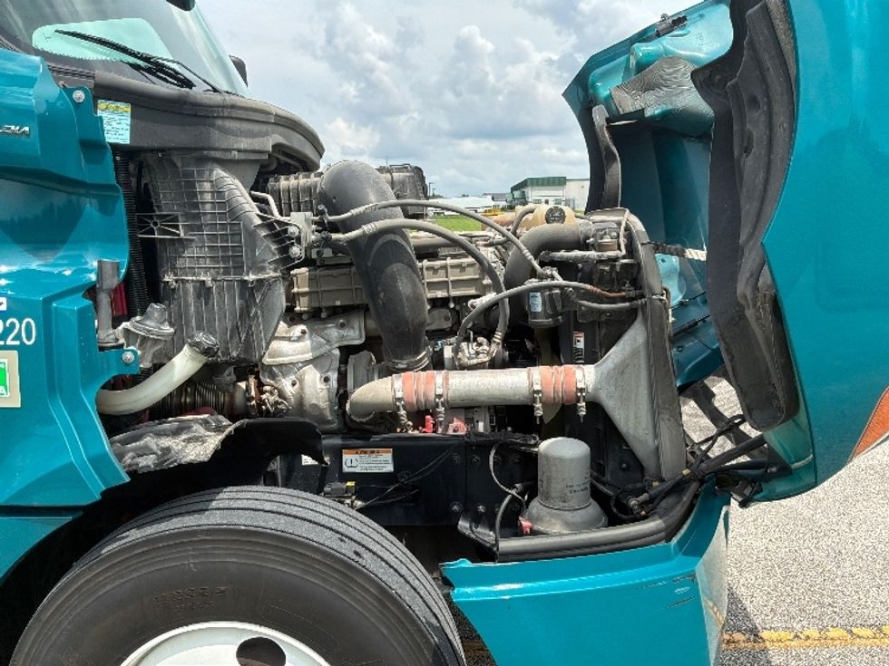Day Cab Tractor-Heavy Duty Tractors-Freightliner-2020-T12642ST-Evansville-IN-438,479\n\t\tmiles-$ 36,750 - Image 15