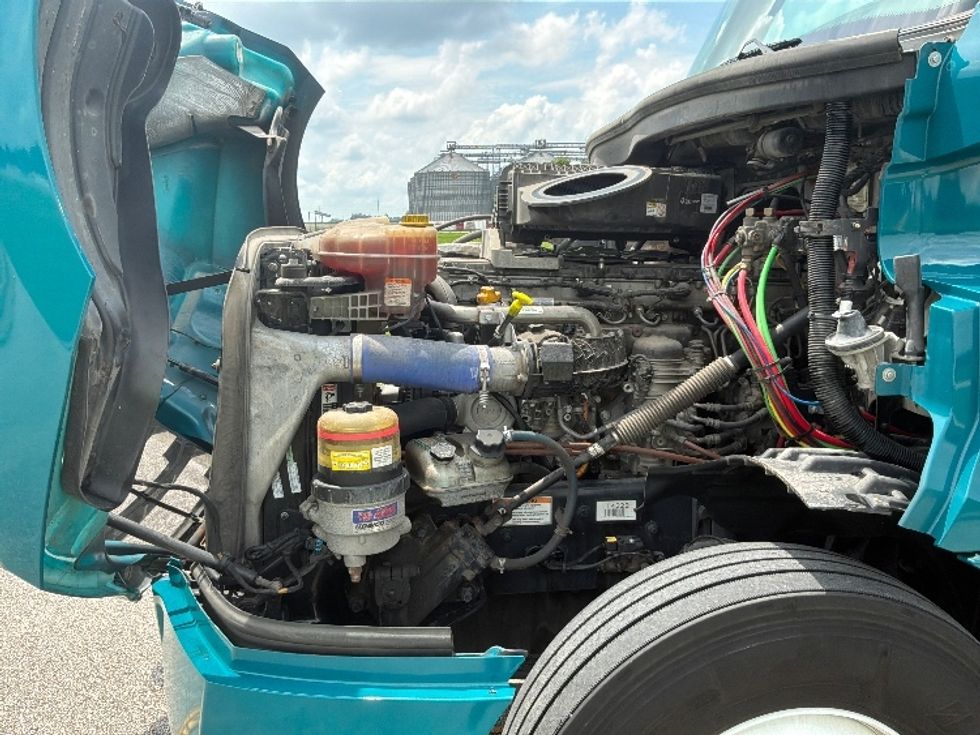 Day Cab Tractor-Heavy Duty Tractors-Freightliner-2020-T12642ST-Evansville-IN-438,479\n\t\tmiles-$ 36,750 - Image 16