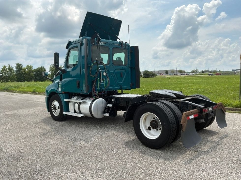 Day Cab Tractor-Heavy Duty Tractors-Freightliner-2020-T12642ST-Evansville-IN-438,479\n\t\tmiles-$ 36,750 - Image 5
