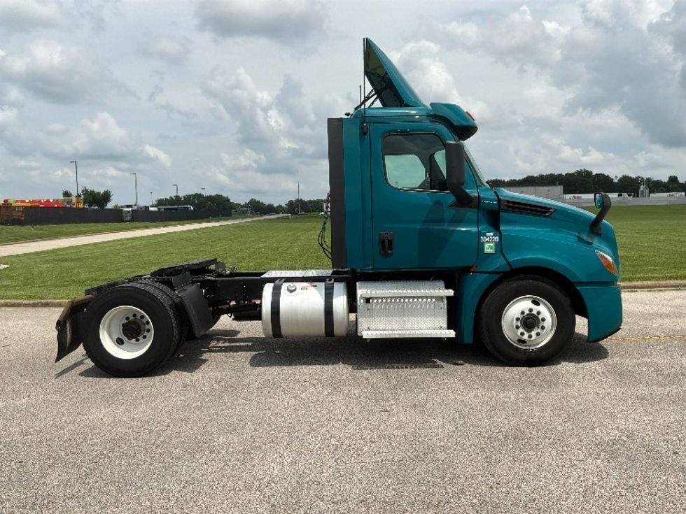 Day Cab Tractor-Heavy Duty Tractors-Freightliner-2020-T12642ST-Evansville-IN-438,479\n\t\tmiles-$ 36,750 - Image 8