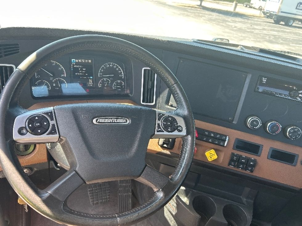 Day Cab Tractor-Heavy Duty Tractors-Freightliner-2020-T12642ST-Evansville-IN-443,480\n\t\tmiles-$ 36,500 - Image 11